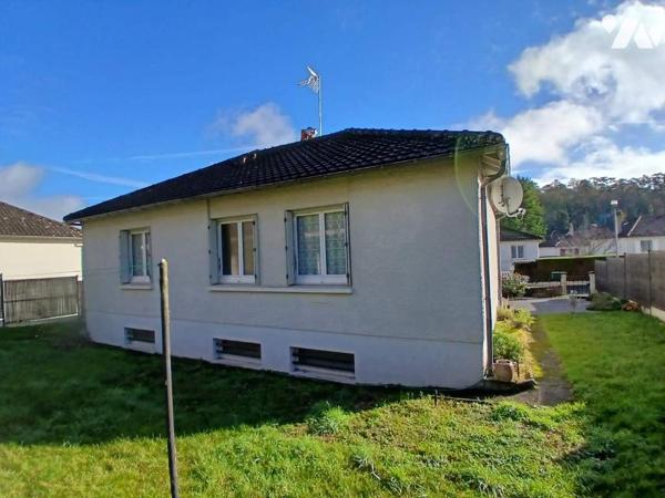 Pavillon sur terrain clos