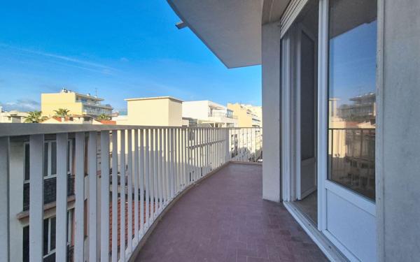 Appartement à vendre    3 pièces • 66,89 m2 Antibes