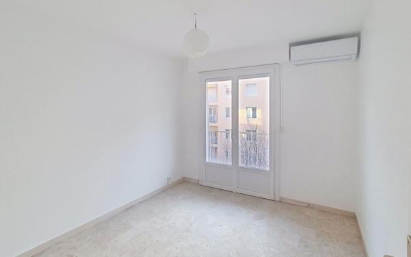 Appartement à vendre    3 pièces • 66,89 m2 Antibes