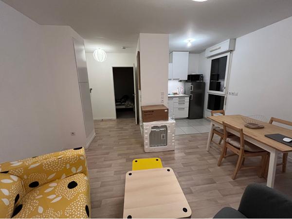 A LOUER - 2 PIECES 40m² + PARKING