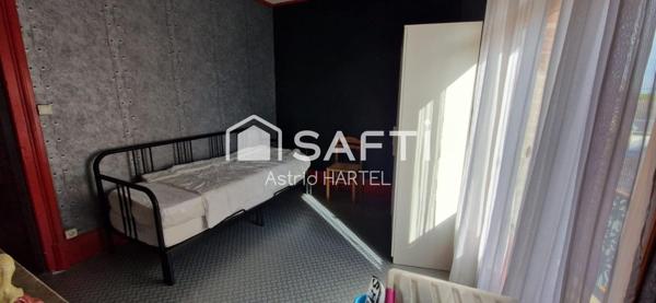 maison traditionnelle en brique et familialle