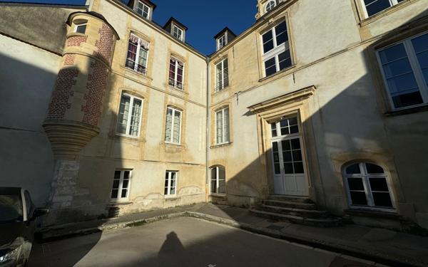 Appartement à louer    3 pièces • 71,15 m2 Laon