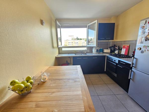 BESANCON CHAPRAIS F2 GRANDE LOGGIA ET PARKING