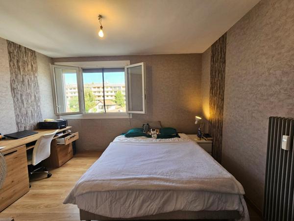 BESANCON CHAPRAIS F2 GRANDE LOGGIA ET PARKING