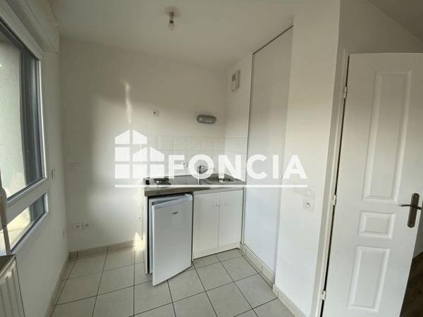 Location Studio 21.91 m² - 6 RUE VAUBENARD Caen 14000