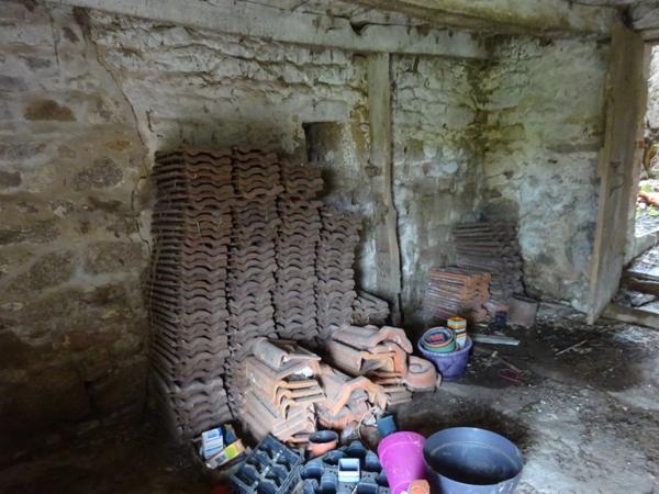 Ancienne fermette à rénover VEROSVRES (71) - T3 - 100m² - Terrain 6207m²