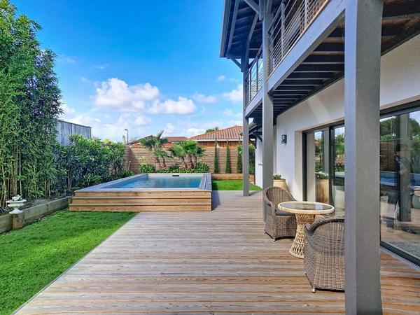 Maison
         6 pièces
        - 180 m²