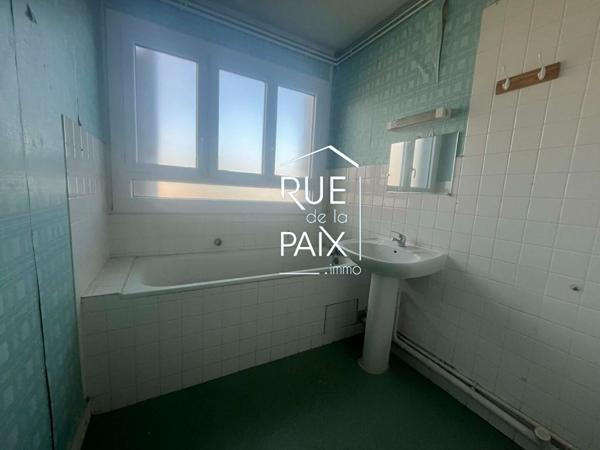 86530 NAINTRE À vendre Immeuble- Naintré (86530)