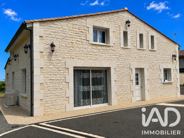Maison à vendre 7 pièces 136 m² Saint-Yrieix-sur-Charente