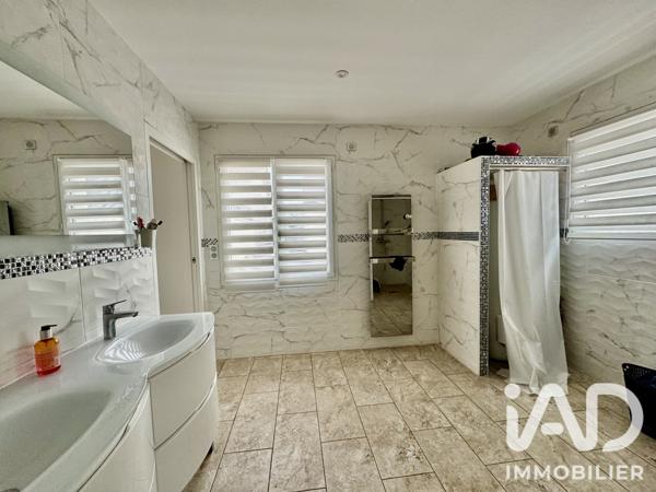 Maison à vendre 7 pièces 136 m² Saint-Yrieix-sur-Charente