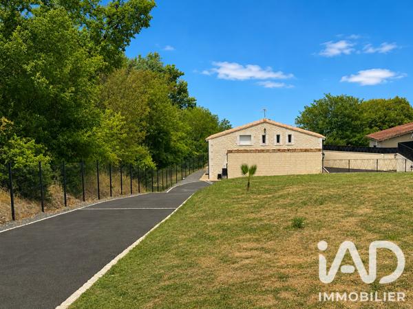 Maison à vendre 7 pièces 136 m² Saint-Yrieix-sur-Charente