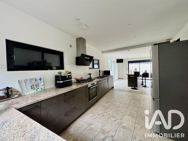 Maison à vendre 7 pièces 136 m² Saint-Yrieix-sur-Charente