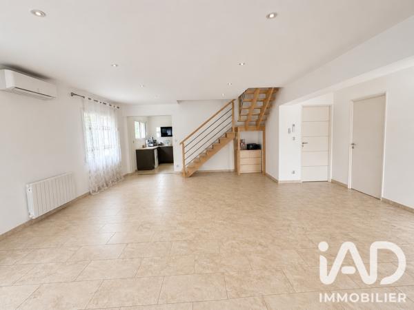 Maison à vendre 7 pièces 136 m² Saint-Yrieix-sur-Charente