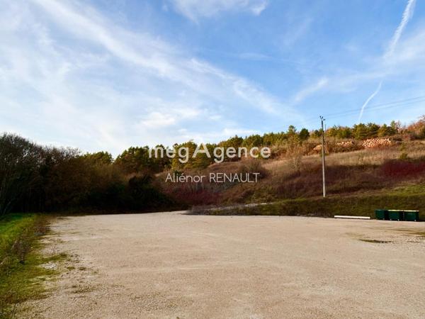 Local Commercial à BOULAZAC ISLE MANOIRE, 24330 - 14 pièces 1500m²