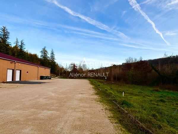 Local Commercial à BOULAZAC ISLE MANOIRE, 24330 - 14 pièces 1500m²