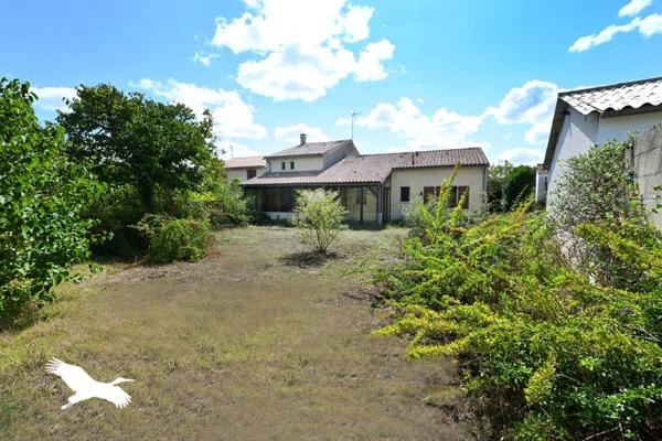 Maison à vendre |  Saint-Yrieix-sur-Charente |  5 pièces | 166 m²