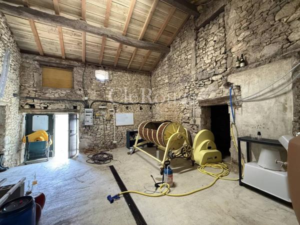 Proche de Duras - Jolie maison de campagne avec source d'eau et dépendances