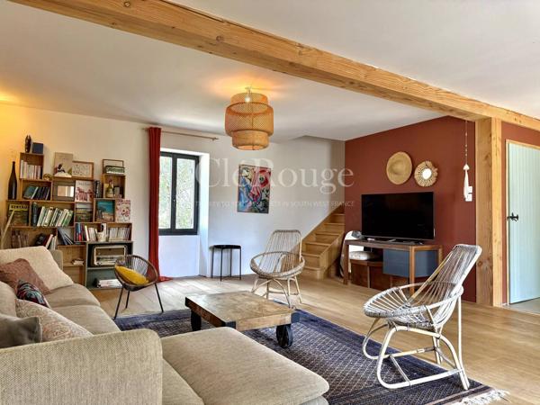 Proche de Duras - Jolie maison de campagne avec source d'eau et dépendances