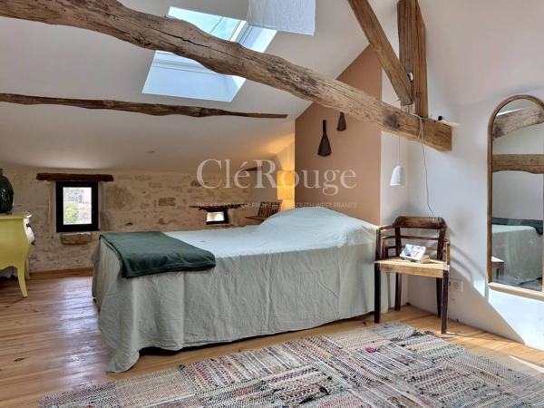 Proche de Duras - Jolie maison de campagne avec source d'eau et dépendances