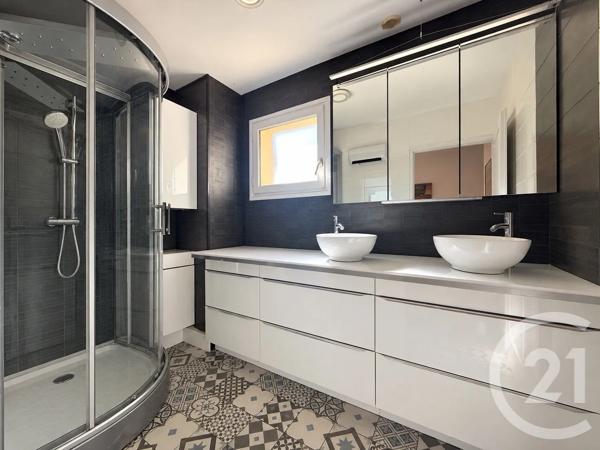 Maison à vendre  5 pièces - 111 m 2   ST PIERRE EN FAUCIGNY  - 74