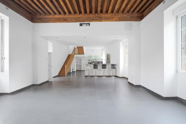 FLEUREY-SUR-OUCHE (21) - Maison en pierre 9 pièces