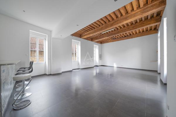 FLEUREY-SUR-OUCHE (21) - Maison en pierre 9 pièces