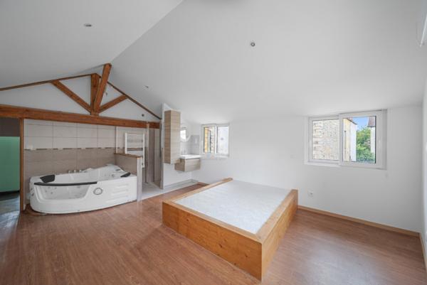 FLEUREY-SUR-OUCHE (21) - Maison en pierre 9 pièces