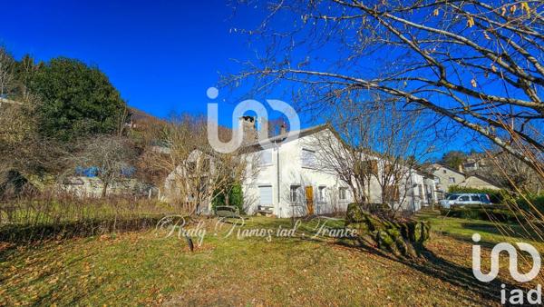 Maison 6 pièces de 139 m² à Vézins-de-Lévézou (12780)