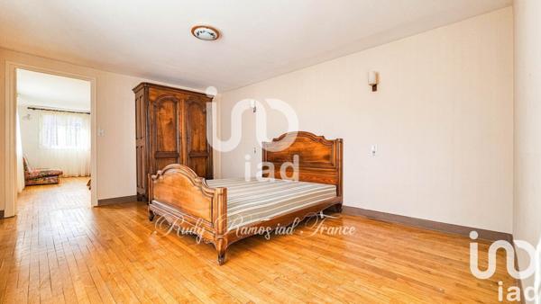 Maison 6 pièces de 139 m² à Vézins-de-Lévézou (12780)