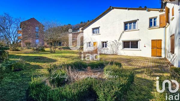 Maison 6 pièces de 139 m² à Vézins-de-Lévézou (12780)