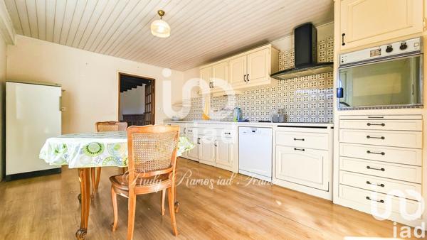 Maison 6 pièces de 139 m² à Vézins-de-Lévézou (12780)