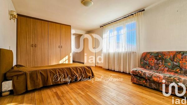 Maison 6 pièces de 139 m² à Vézins-de-Lévézou (12780)