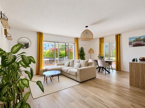 Divonne-les-Bains (01220) Appartement trois chambres avec jardin et piscine