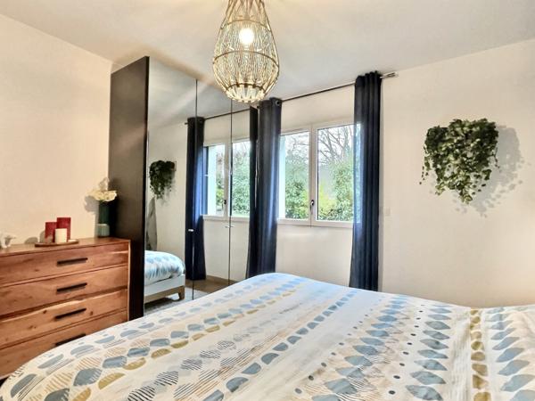 Divonne-les-Bains (01220) Appartement trois chambres avec jardin et piscine