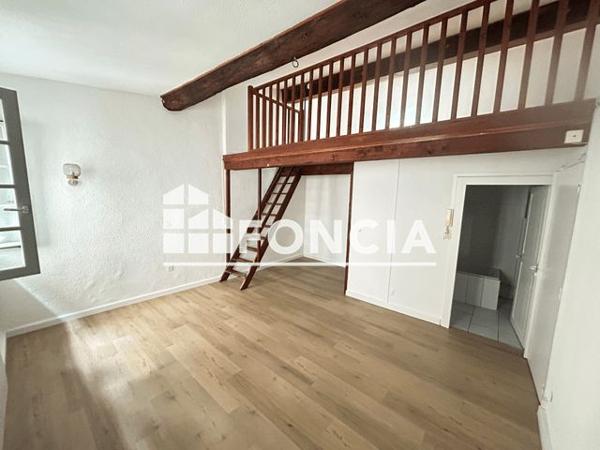 Location Studio 33 m² - 4 RUE DU CHAPEAU ROUGE Montpellier 34000