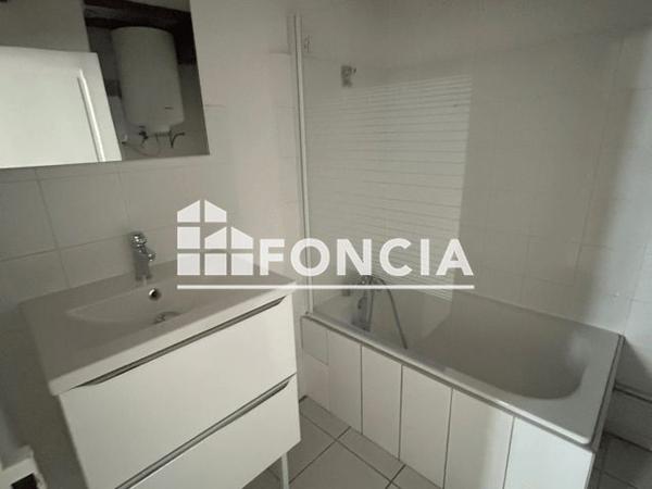 Location Studio 33 m² - 4 RUE DU CHAPEAU ROUGE Montpellier 34000