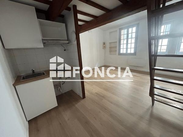 Location Studio 33 m² - 4 RUE DU CHAPEAU ROUGE Montpellier 34000