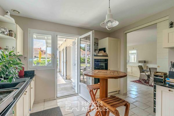 Élégante demeure balnéaire à 80 mètres de l’océan avec aperçu mer