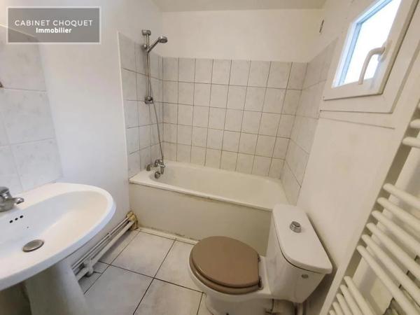 F2 A LOUER - PORT DE LILLE - 30.5 m 2 - 603 € charges comprises par mois
