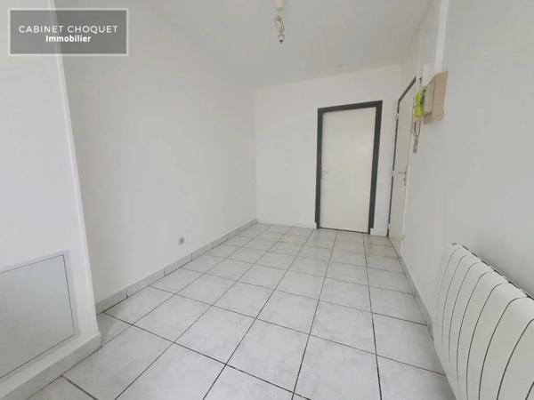 F2 A LOUER - PORT DE LILLE - 30.5 m 2 - 603 € charges comprises par mois