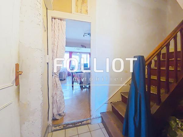 Maison d'exception à vendre à Granville avec vue mer et garages sur le terrain