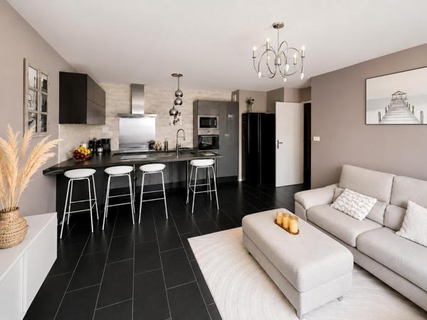 Appartement 3 pièces, proche métro et parking
