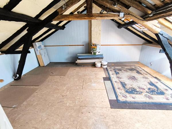 64 m2 plus combles aménageables, avec jardin