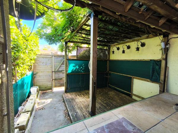 64 m2 plus combles aménageables, avec jardin