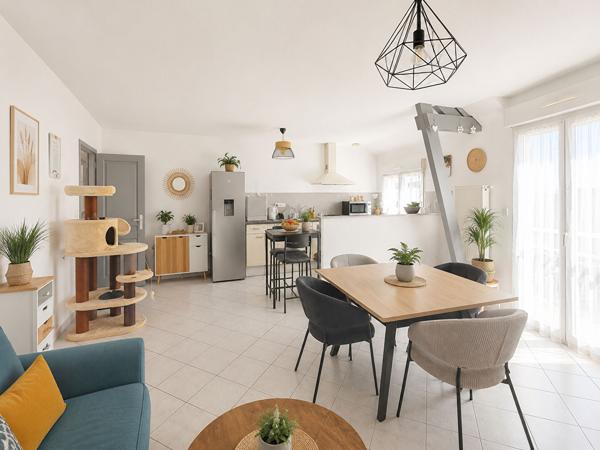 Maison Laval- Rive droite.