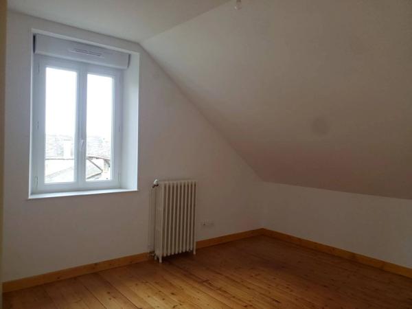 Maison entièrement rénovée de 4 chbres + mezzanine