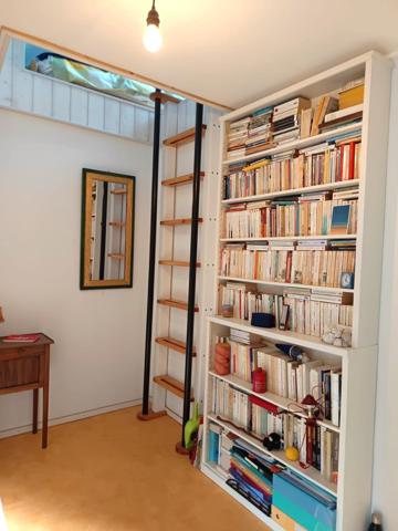 Longère en pierres atypique, au calme sans vis-à-vis