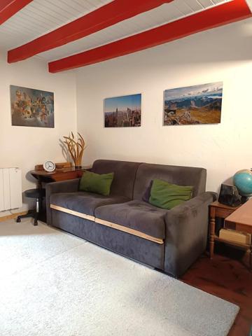 Longère en pierres atypique, au calme sans vis-à-vis