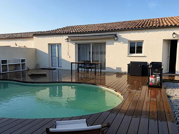 Maison de plain-pied - 2019 - 83 m² - 3 chambres - Jardin, piscine et garage