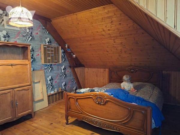 A Vendre à ERNEE (53500), en Mayenne.
Maison d'habitation, située en Centre-ville, comprenant ...